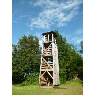 Torre de madera de 3 pisos